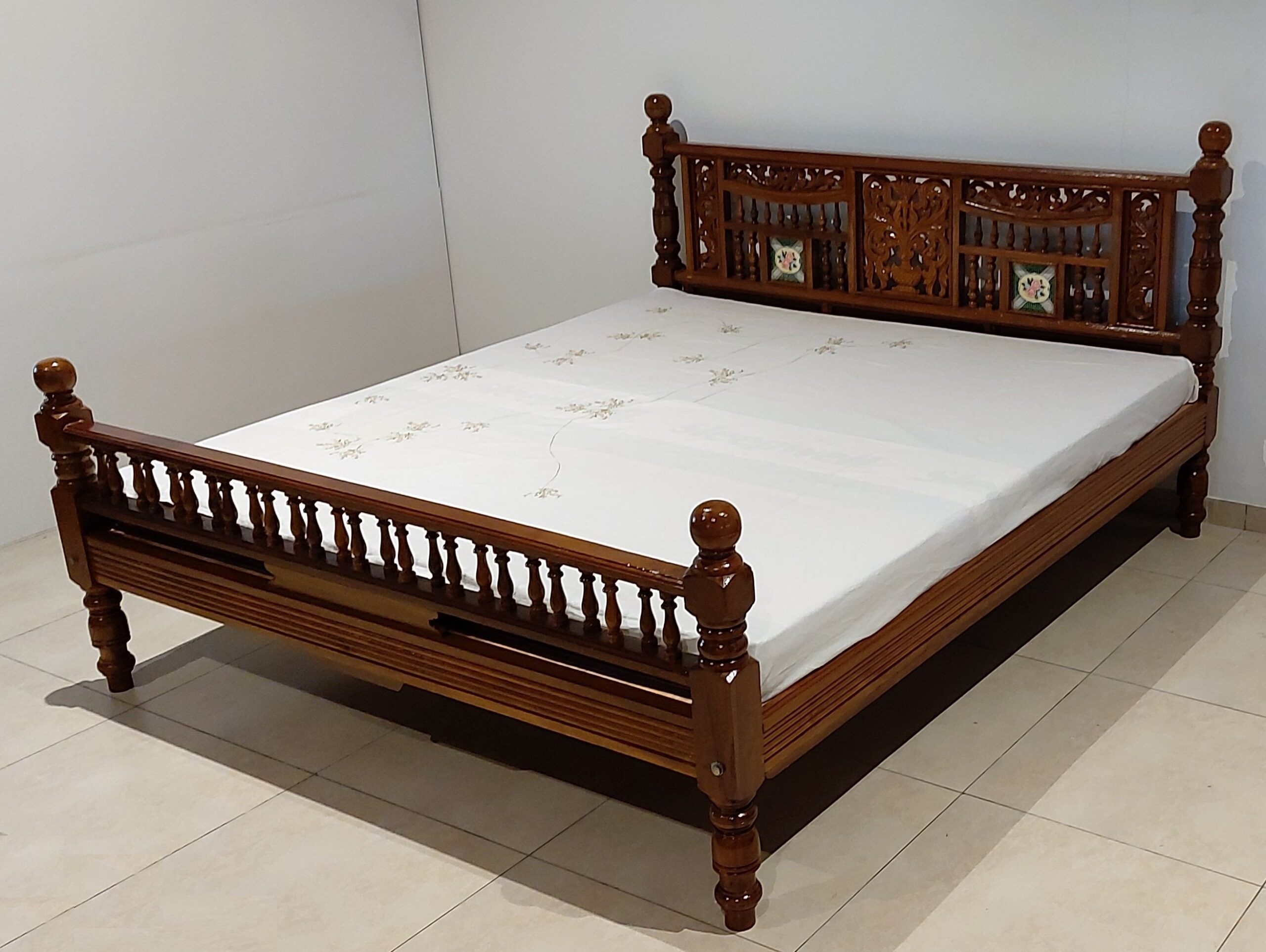 Prithvi Colonial King Bed 